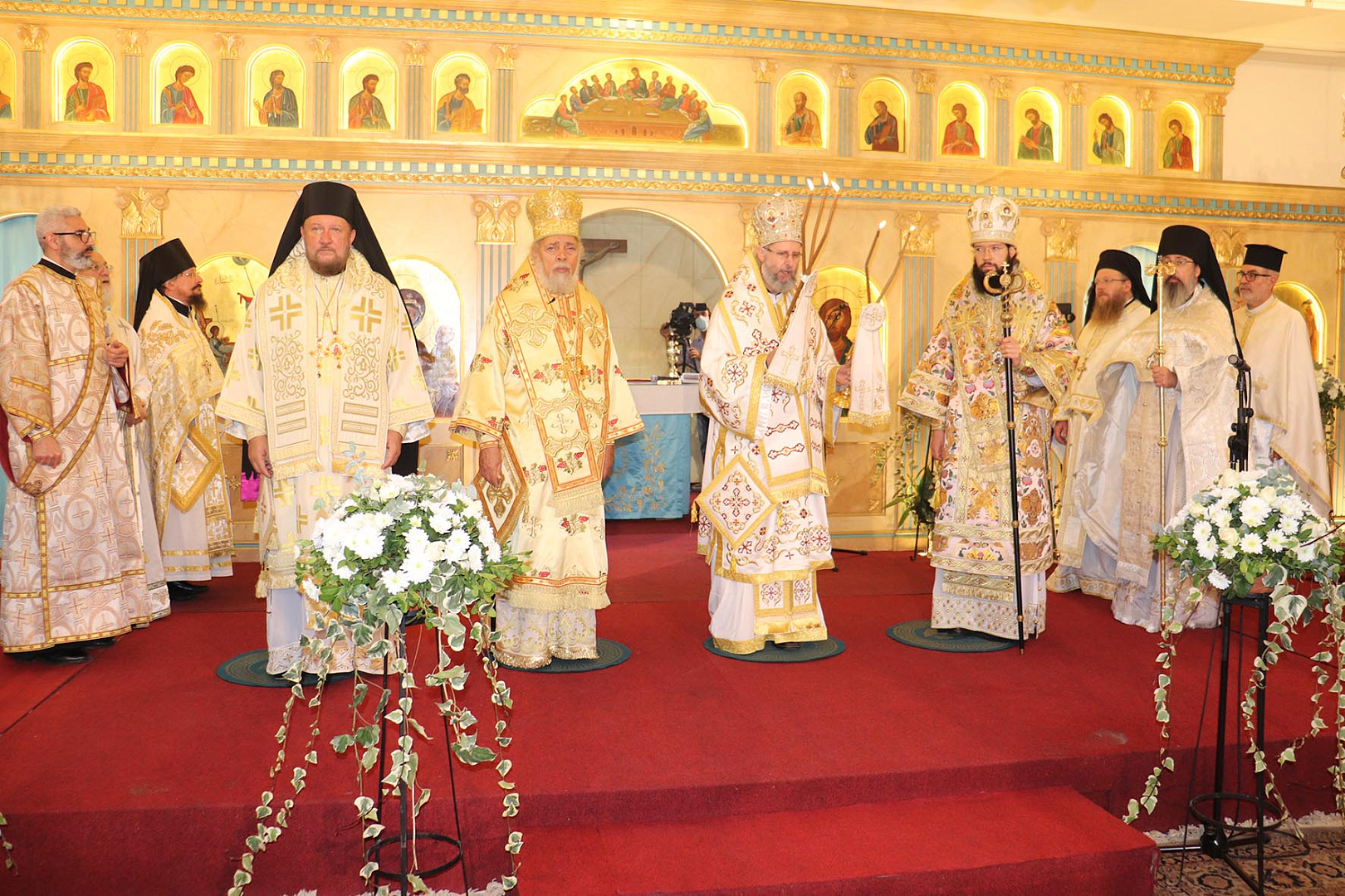 Les représentants de quatre Églises ont participé à la liturgie du jubilé de la représentation de l’Église russe à Beyrouth