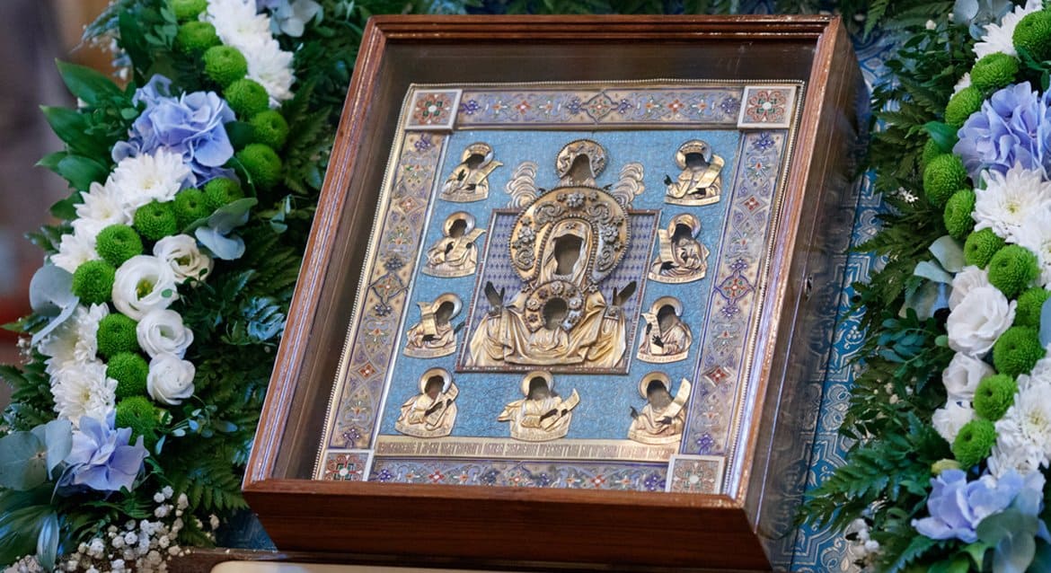 L'icône miraculeuse du Signe (Znaménié), dite Notre-Dame de la racine de Koursk, sera apportée en la cathédrale de la Sainte Trinité à Paris