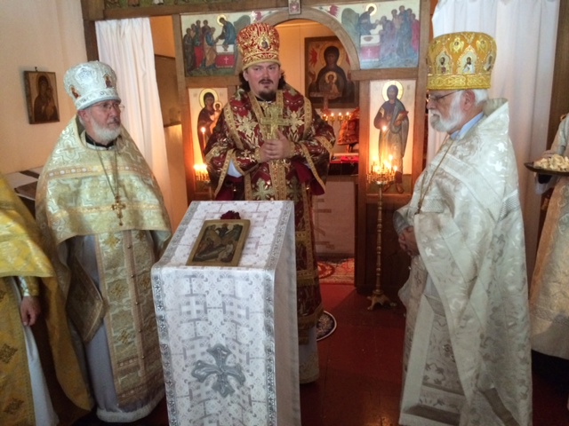 Célébration épiscopale à l'église Notre-Dame-Joie-des-Affligés et Sainte-Geneviève