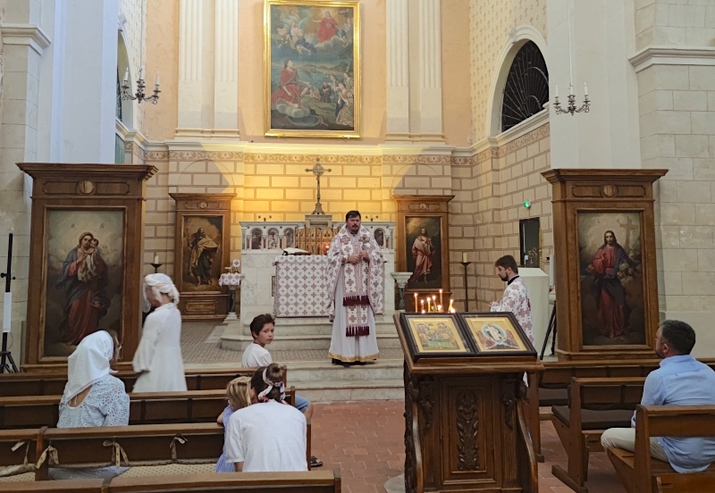 Administrateur du diocèse de Chersonèse a célébré la Divine Liturgie à Saint-Tropez