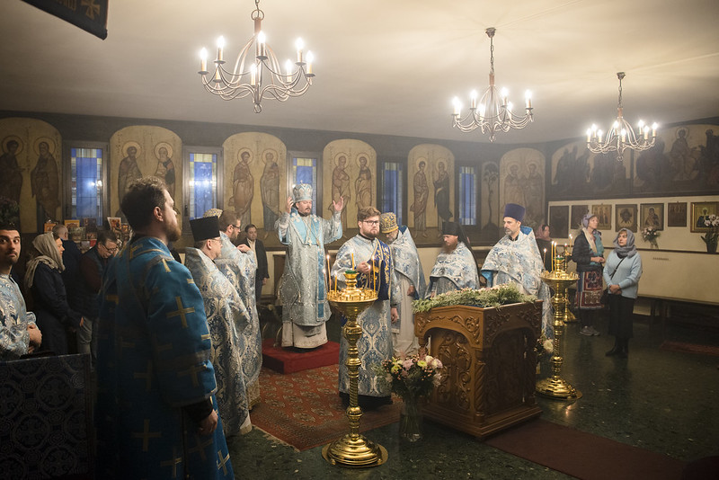 Fête de l’icône Notre-Dame d’Ivéron : le métropolite Nestor se rendit en visite à l’église cathédrale des Trois-Saints-Hiérarques à Paris