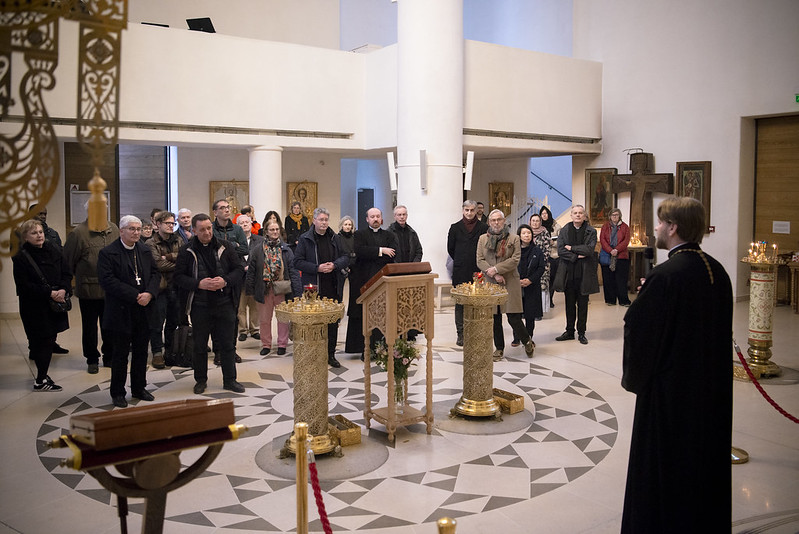 Une délégation de l'archidiocèse catholique de Paris a visité la cathédrale de la Sainte Trinité