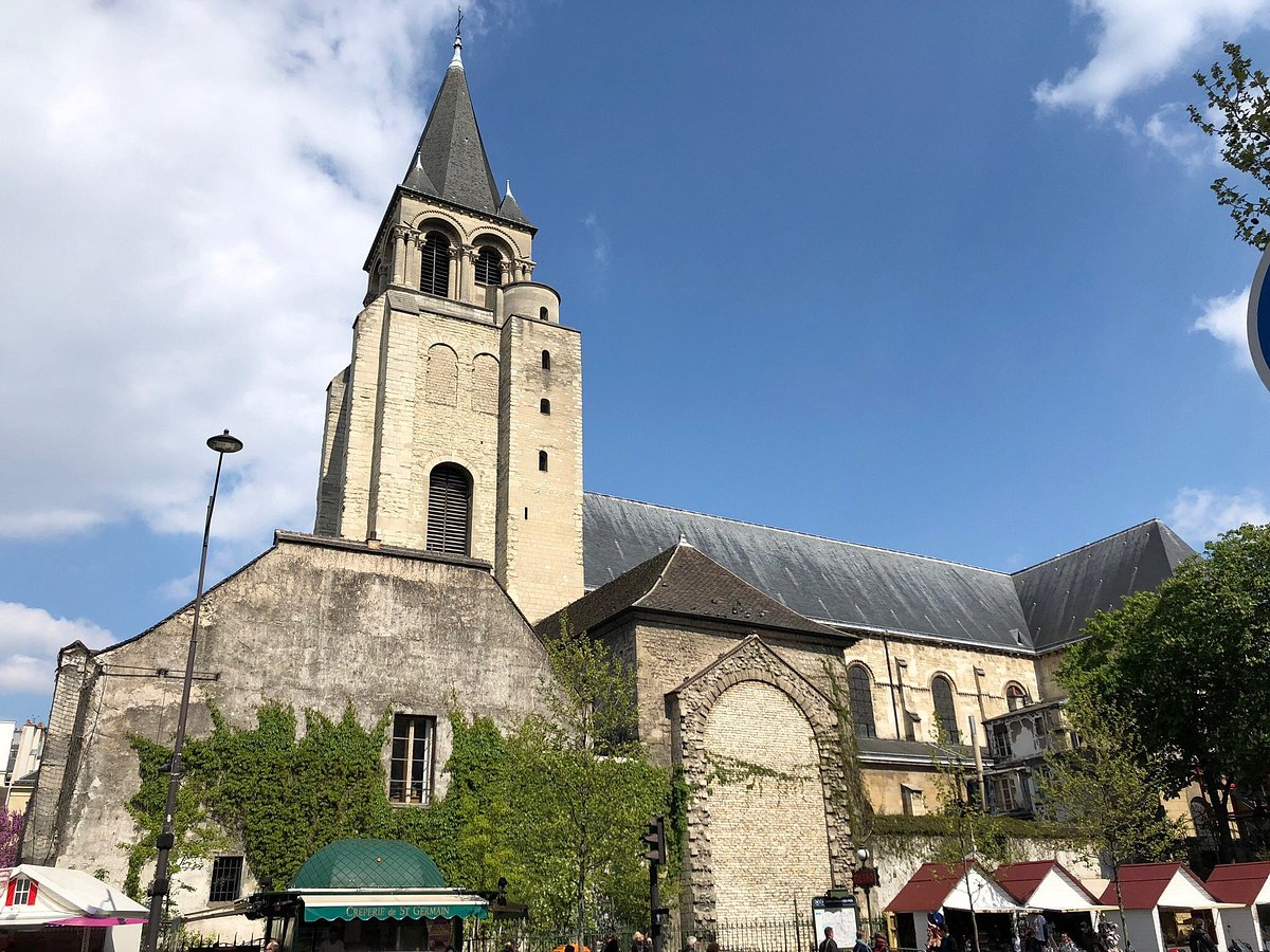 Le clergé et le chœur de la cathédrale Sainte-Trinité ont participé à un office funéraire en mémoire des représentants des forces de l’ordre morts en service