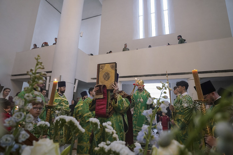 Dimanche des Rameaux : Mgr Nestor a célébré la Divine Liturgie en la cathédrale de la Sainte Trinité à Paris