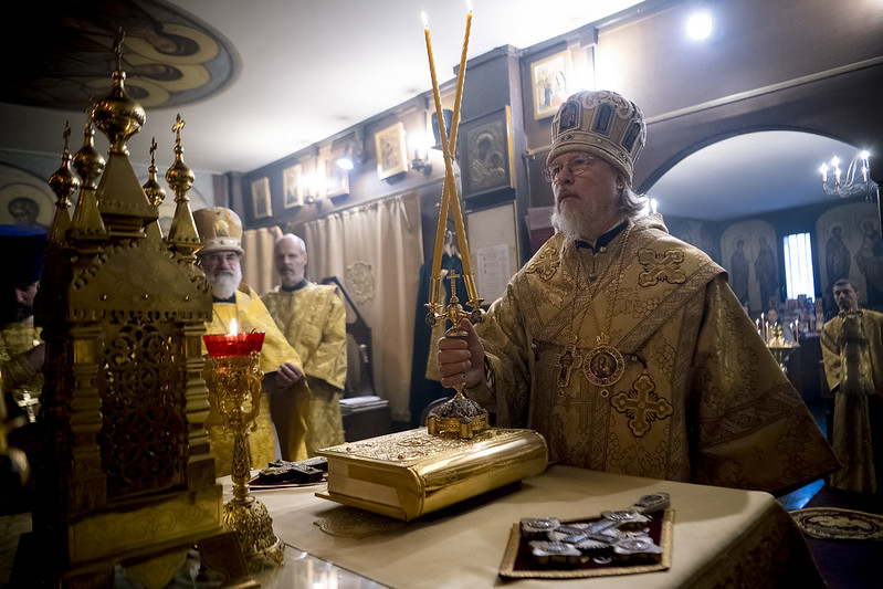 Le métropolite Marc a célébré la Liturgie en l'église cathédrale des Trois-Saints-Docteurs à Paris