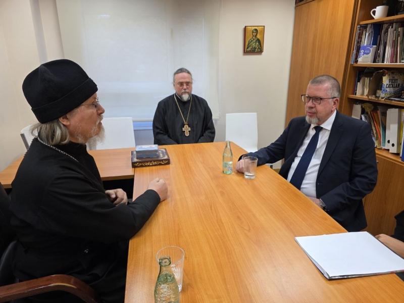 Administrateur de l'Exarchat d'Europe occidentale a rencontré l'ambassadeur russe en Espagne