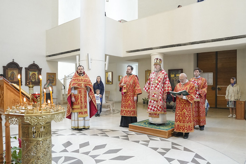 Fête de saint Georges: Monseigneur Marc a célébré la Liturgie en la cathédrale de la Sainte Trinité