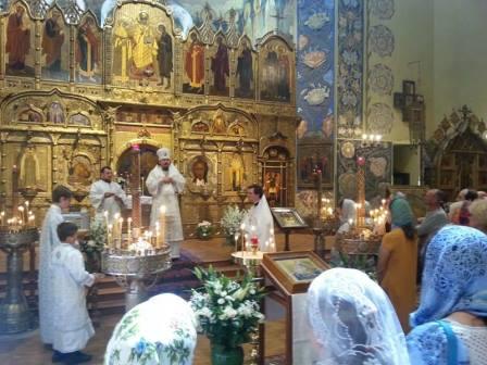 La fête de l’Ascension de notre Seigneur, l’évêque Nestor célébra la Divine Liturgie en la cathédrale Saint-Nicolas, à Nice