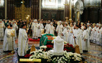 Six primats orthodoxes et des hauts représentants d'autres Eglises chrétiennes ont participé aux obsèques du patriarche Alexis
