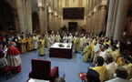 Célébration orthodoxe devant le Saint-Suaire de Turin