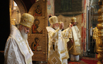 Mgr Nestor célèbre avec le patriarche Cyrille à la cathédrale de la Dormition du Kremlin