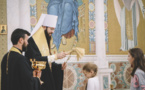 Mgr Antoine, métropolite de Chersonèse et d’Europe occidentale, a célébré un office d’intercession pour les élèves de l’école paroissiale de la cathédrale de la Sainte-Trinité