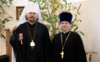 Le prêtre Daniel Naberejny s’est vu octroyer le droit de porter une croix pectorale dorée 