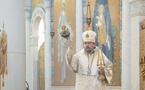 Le Dimanche d'expulsion d'Adam du Paradis: le métropolite Nestor a célébré la Divine Liturgie en la cathédrale de la Sainte Trinité à Paris