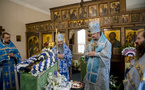 Le jour de son anniversaire, Monseigneur Nestor célébra la Liturgie en la chapelle du Saint Esprit à Clamart