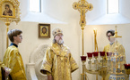 Monseigneur Marc a célébré la Liturgie dominicale en la cathédrale de la Sainte Trinité à Paris