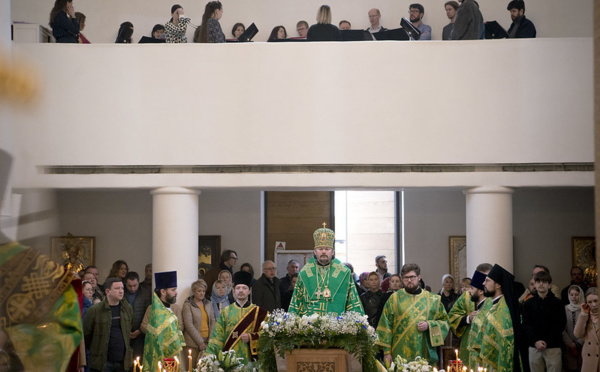 Le dimanche des Rameaux : le métropolite Nestor a célébré la Divine Liturgie en la cathédrale Sainte-Trinité à Paris