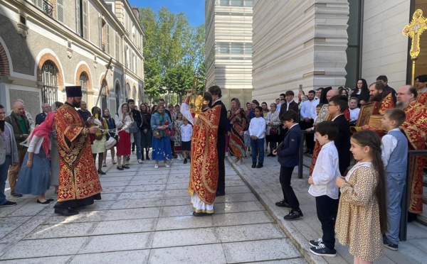 Le sixième festival annuel de Pâques pour enfants s'est tenu à Paris