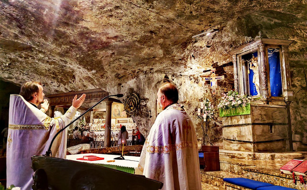 Une Divine Liturgie fut célébrée en l’église rupestre de Gargano, en Italie