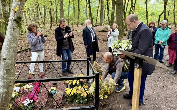 Une litie fut célébrée sur le lieu de sépulture restauré de soldats soviétiques en Alsace