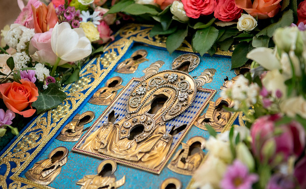 L'icône miraculeuse Notre-Dame du Signe sera apportée à la cathédrale de la Sainte Trinité à Paris
