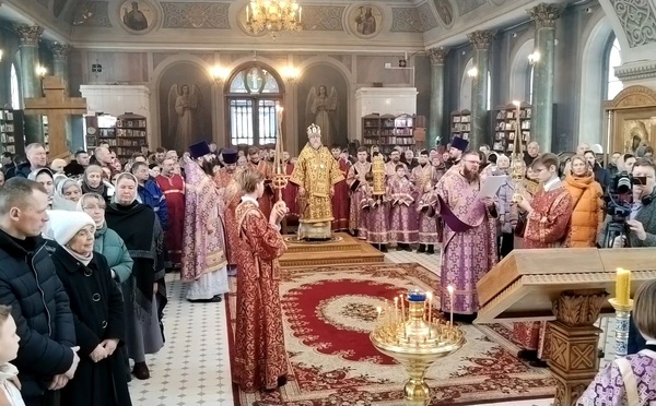 Fête du Triomphe de l'Orthodoxie: Mgr Marc a célébré la Liturgie en la cathédrale de la Nativité du Christ à Ryazan
