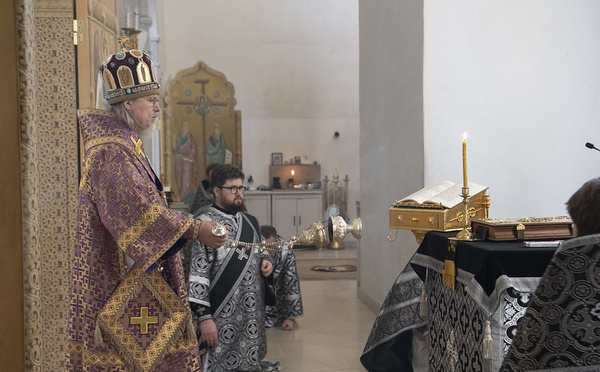 Le Mercredi Saint: le métropolite Marc a célébré la derniere Liturgie des Saints Dons Présanctifiés de cette année liturgique