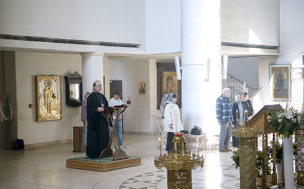 Le métropolite Marc a assisté aux matines du Jeudi Saint, célébrées en la cathédrale de la Sainte Trinité à Paris