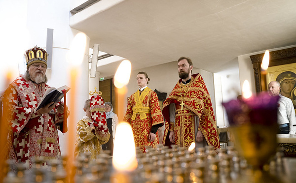 Le métropolite Marc a célébré la Liturgie en la cathédrale de la Sainte Trinité à Paris