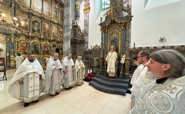 Son Éminence Marc s'est rendu en visite archipastorale à Bupapest