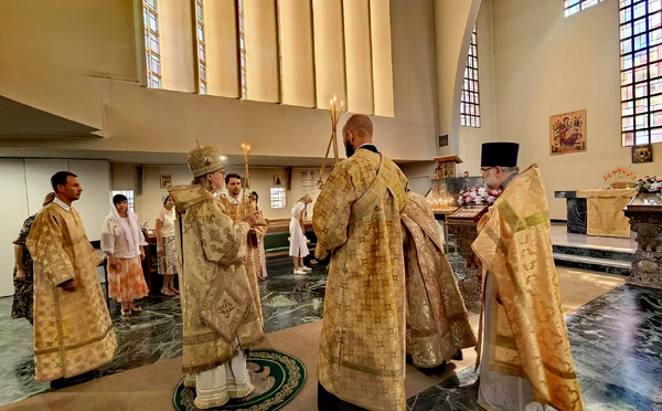Son Éminence Marc a célébré la Divine Liturgie à Monaco