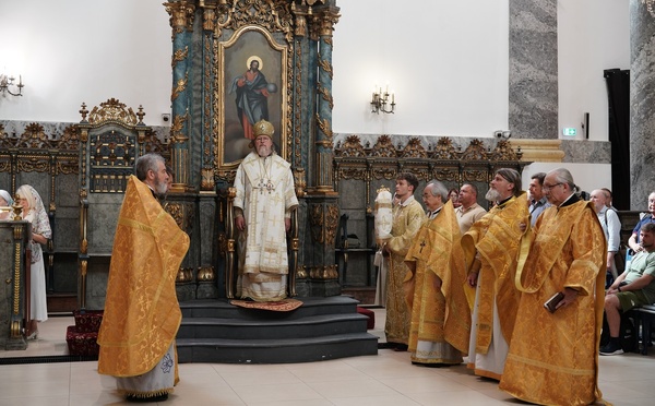 Le métropolite Marc a célébré la Liturgie en la cathédrale de la Dormition à Budapest